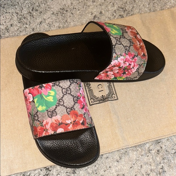Gucci Slides Bloom Supreme slides - Picture 4 of 8